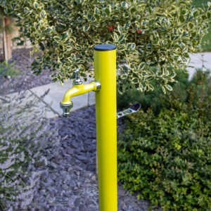 Modern alumínium kerti kút, vízoszlop, zöld - Aquapoint Loop