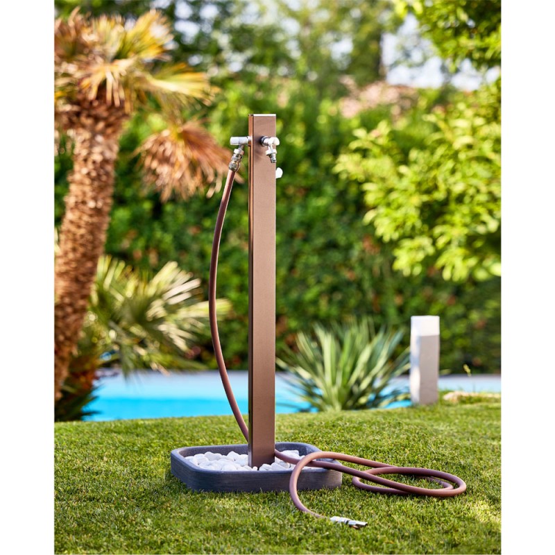 Modern alumínium kerti állókút, bronz - Aquapoint Triangle