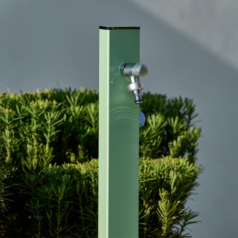 Modern alumínium kerti állókút talppal, zályazöld- Aquapoint Triangle