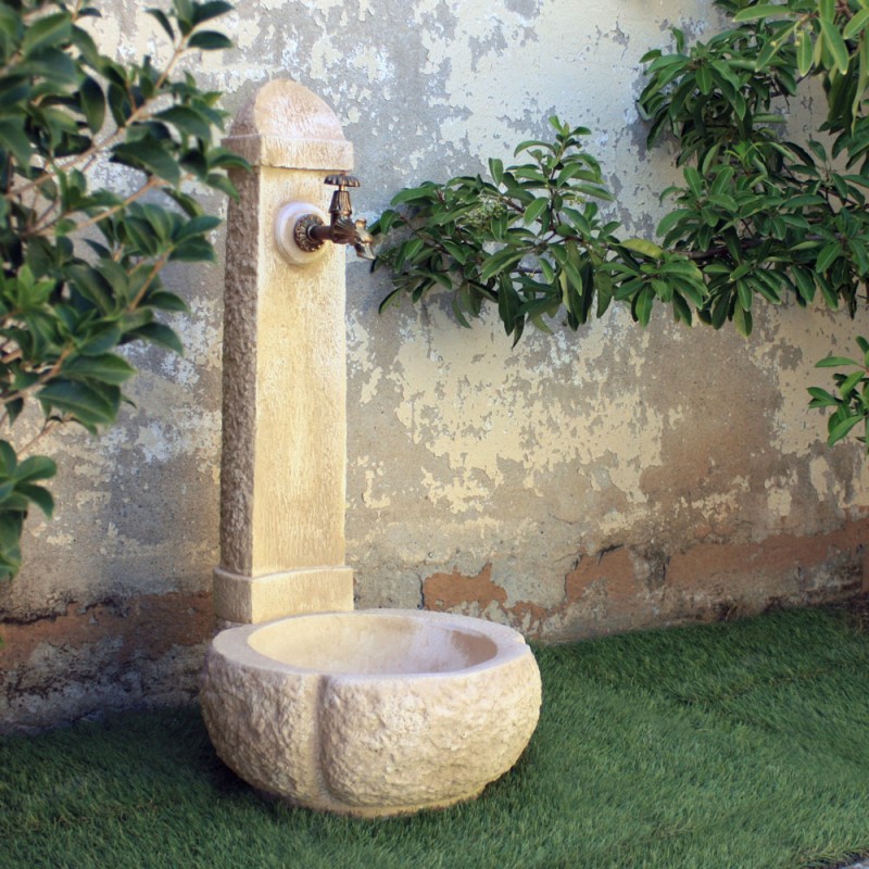 Catania beton kerti állókút, bézs