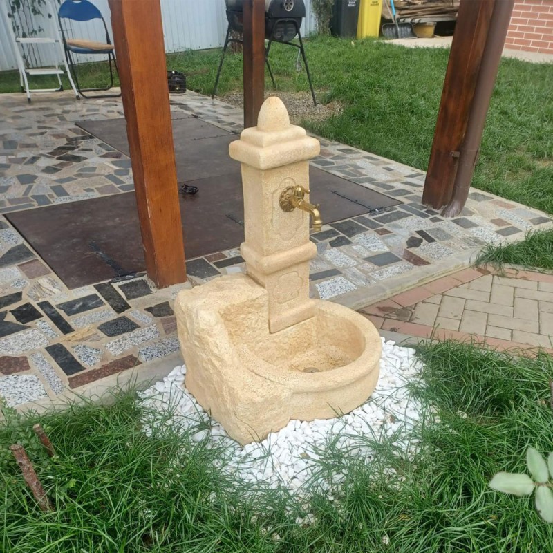 Crotone beton kerti kút, bézs